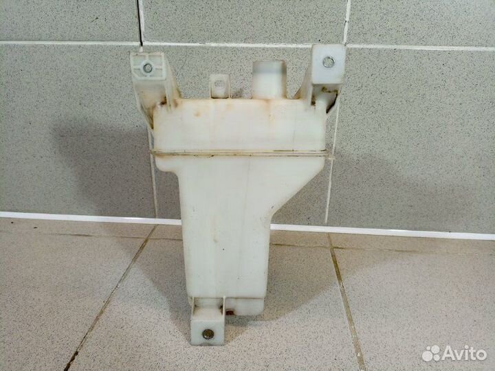 Бачок омывателя лобового стекла Suzuki Vitara