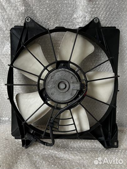 Вентилятор радиатора левый Honda Crosstour TF3