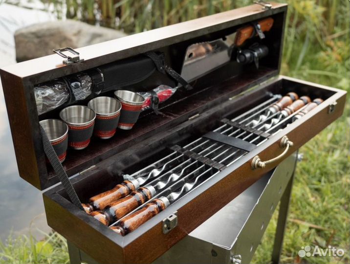 Шашлычный набор в подарочном кейсе средний