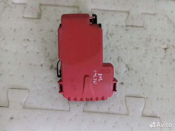 Блок предохранителей клемы плюсовой peugeot 308