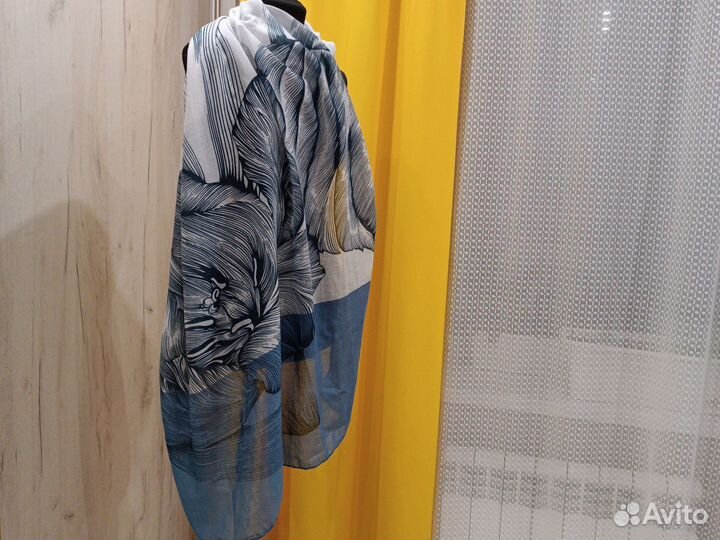 Платок 83 см * 174 см 100 вискоза цветочный узор