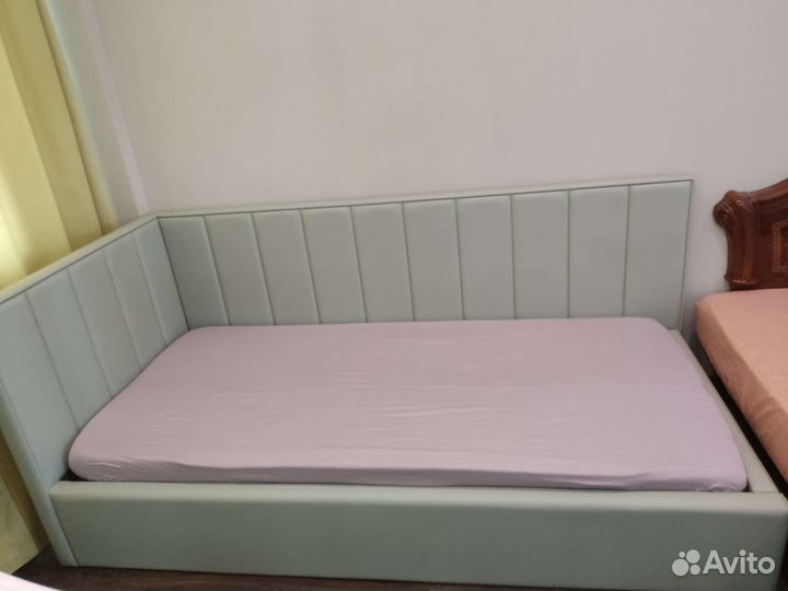 Детская кровать диван с мягкими бортиками