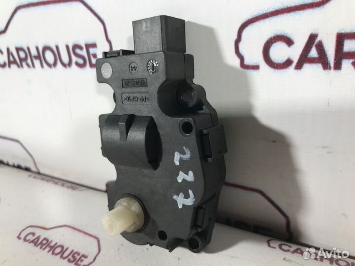 Моторчик заслонки печки Volkswagen Touareg NF 3.6