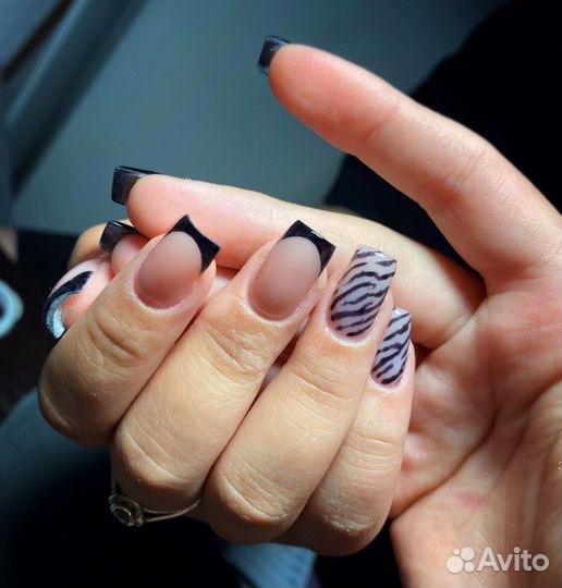 Модель на маникюр