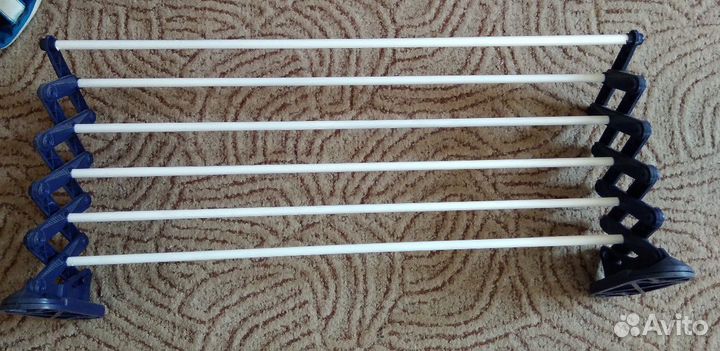 Полотенцедержатель-полотенцесушитель пластик бу