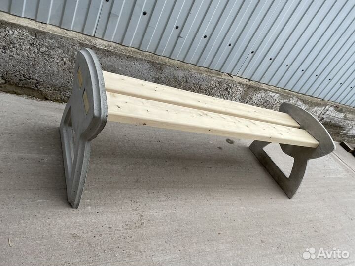 Бетонные скамейки