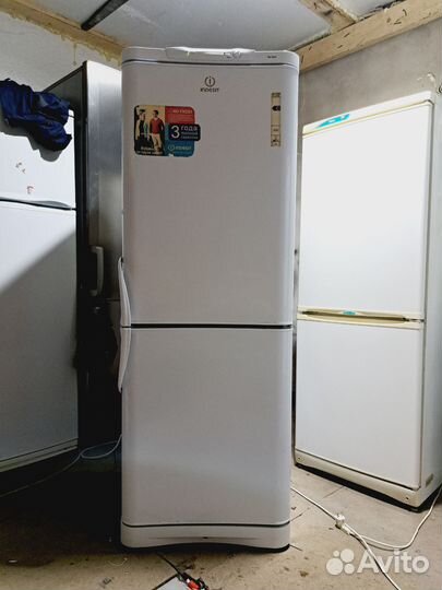 Холодильник indesit