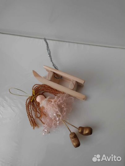 Девочка на санках,Сова фигурки