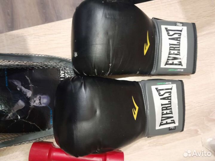 Боксерские перчатки 12 oz everlast