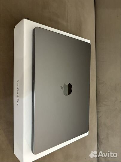 Mac book pro m2 pro 512gb