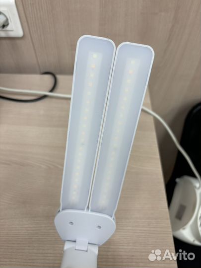 Лампа настольная светодиодная с часами