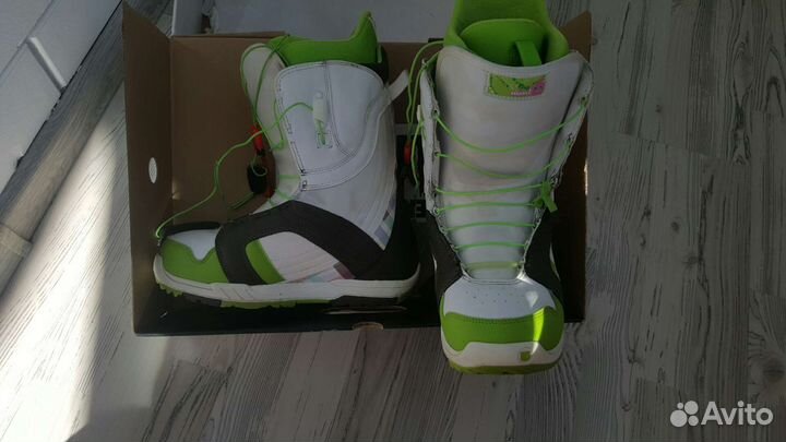 Сноубордические ботинки женские Burton (р. 37-38)