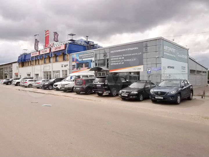 Имущественный комплекс 1133.5 м², земля 2985 м²