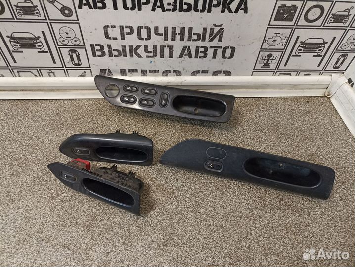 Блок управ. стеклоподъемниками Renault Laguna 1