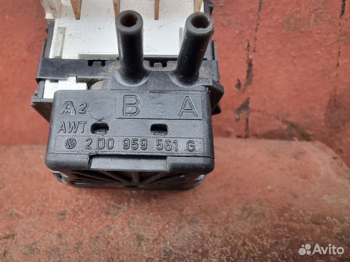 Кнопка корректора фар Volkswagen LT 2