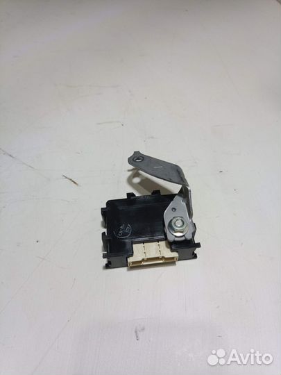 Блок управления полным приводом Toyota RAV4 40