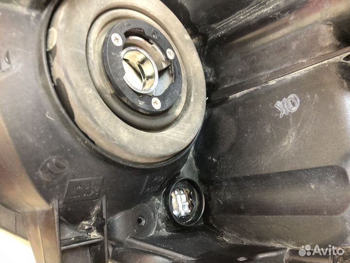 Фара toyota corolla 150 оригинал продам