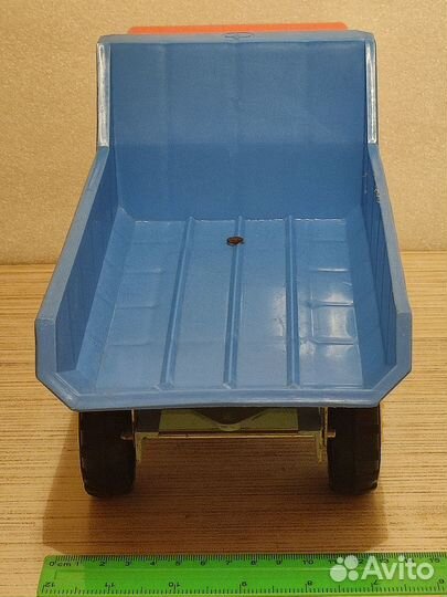 Грузовая машина. Самосвал. Большой