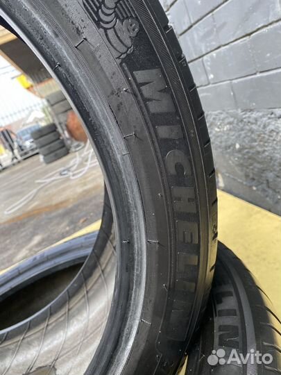 Michelin Pilot Sport 4 275/40 R22 112J