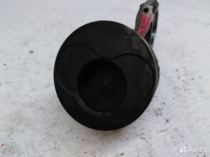 Поршень с шатуном Ауди Bora A4