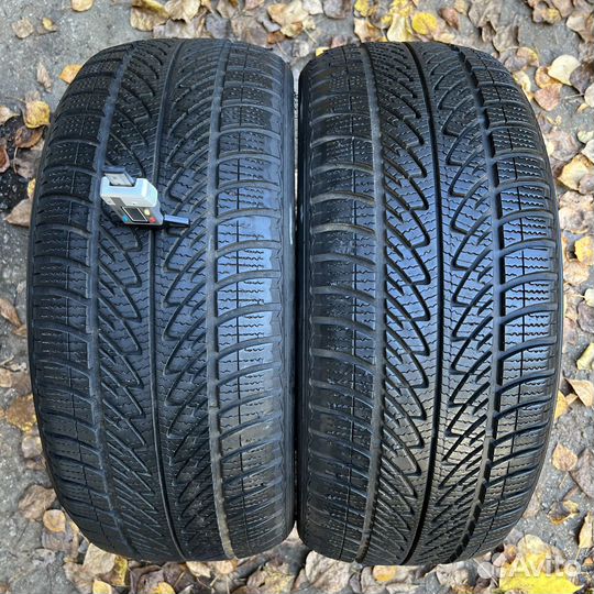 Goodyear UltraGrip 8 Performance 215/45 R17