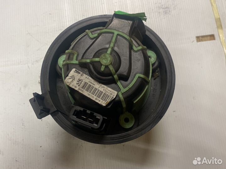 Моторчик печки Peugeot 308