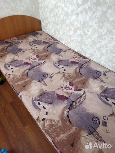 Кровать односпальная с матрасом взрослая