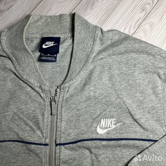 Кофта спортивная на замке Nike M