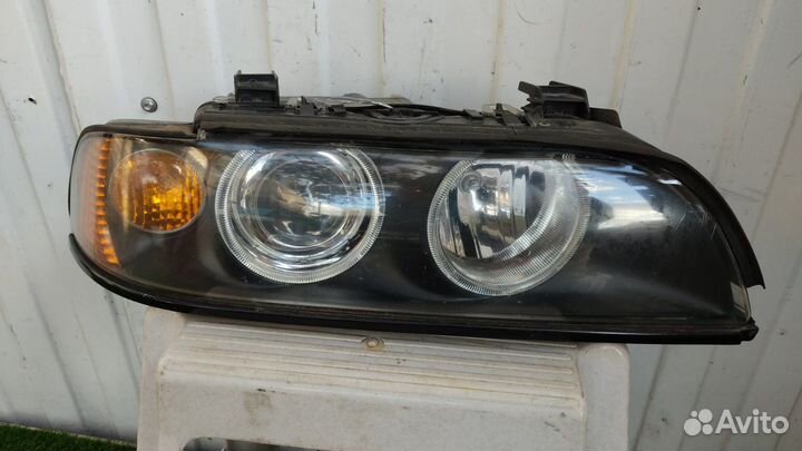 Фара правая на BMW 5 E39 hella