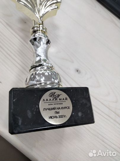 Бейджи с окошком, гравировка, деревянные рамки