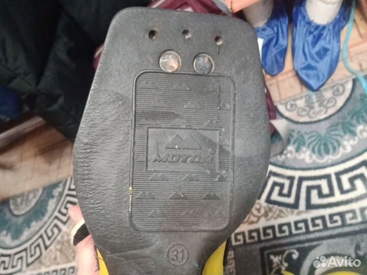 Лыжные ботинки