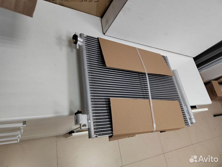 Радиатор кондиционера Renault duster logan vesta