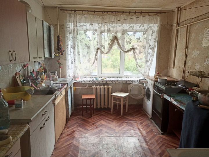 Комната 12 м² в 5-к., 2/5 эт.