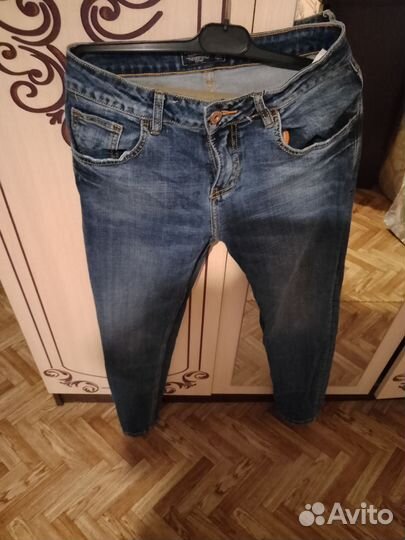 Джинсы женские