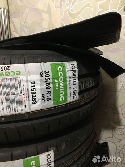 Kumho Ecowing ES01 KH27 205/60 R16 92V