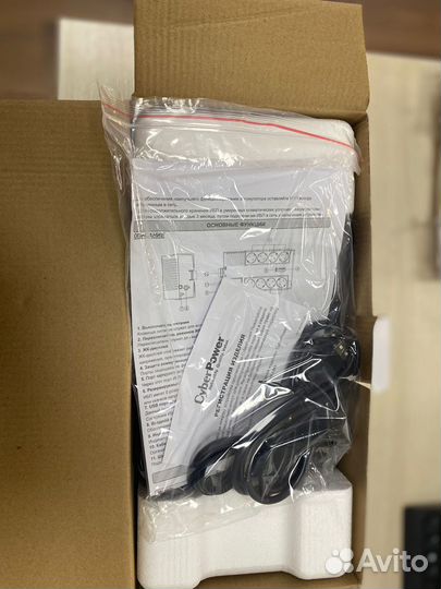 Источник бесперебойного питания CyberPower