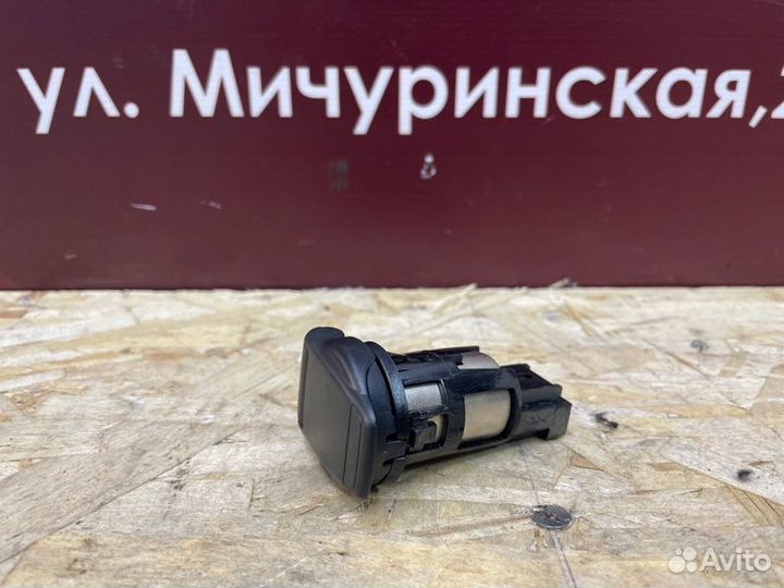 Розетка LADA X-Ray