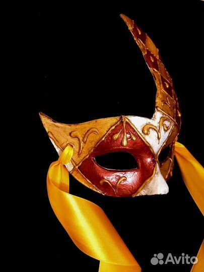 Венецианская карнавальная маска 