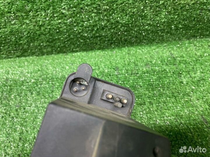 Компрессор центрального замка Mercedes-Benz E W124