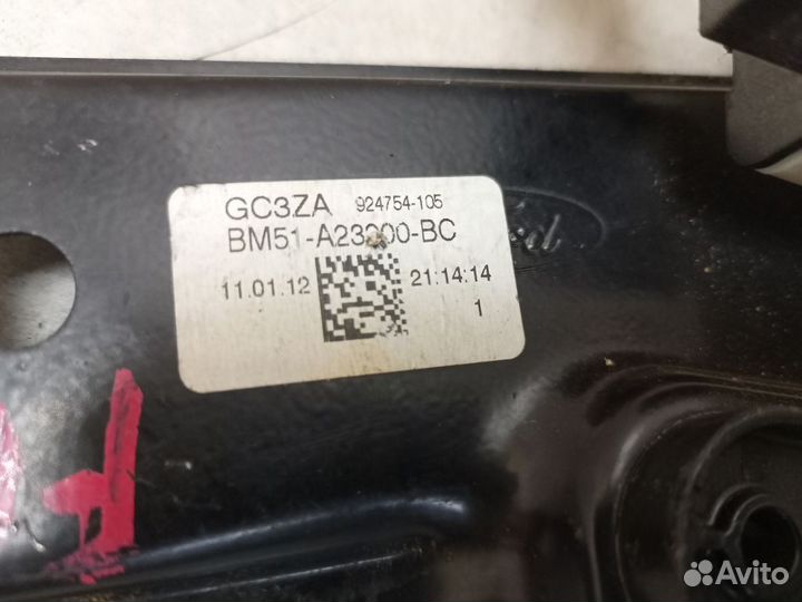 Стеклоподъемник электрический передний правый 1748