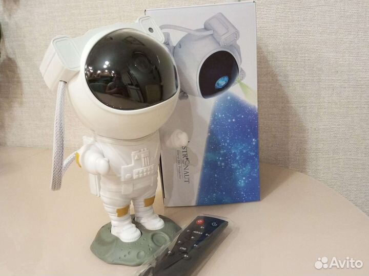 Новый Ночник проектор звёздное небо космонавт
