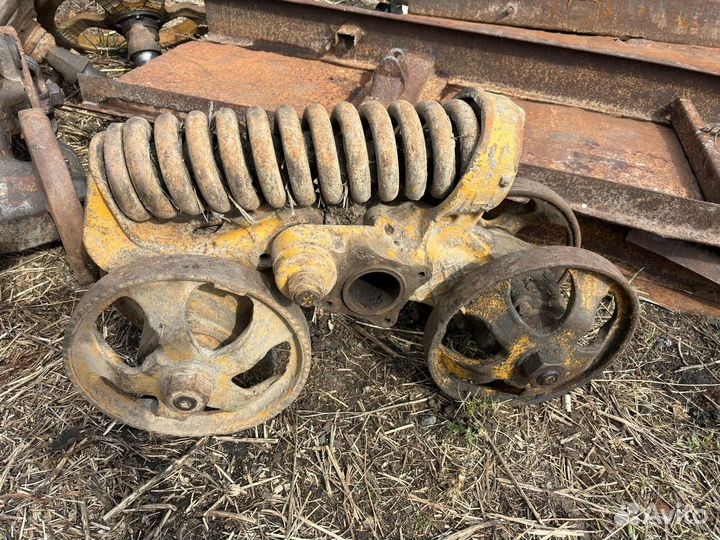 Бортовая дт-75 левая, правая + коретка