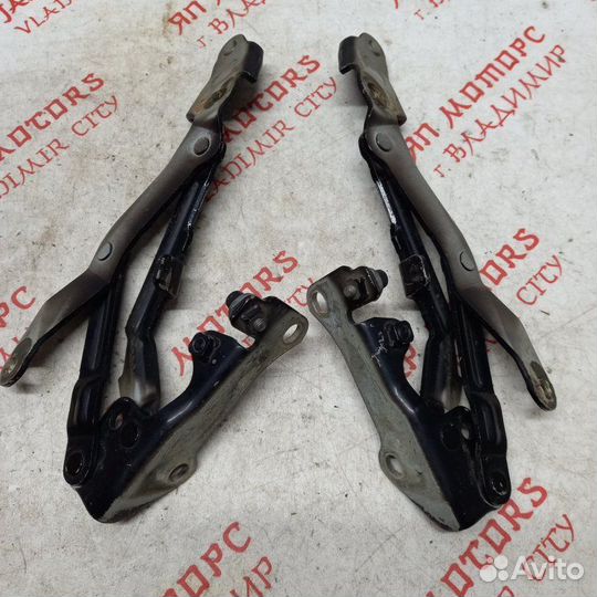 Петля крышки багажника Mitsubishi Lancer 10 CY4A