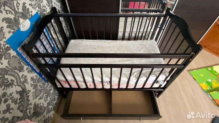 Кровать с маятником