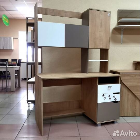 Стол письменный Хаски-12 с надстройкой