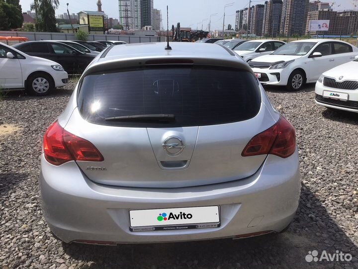 Opel Astra 1.6 МТ, 2011, 147 000 км