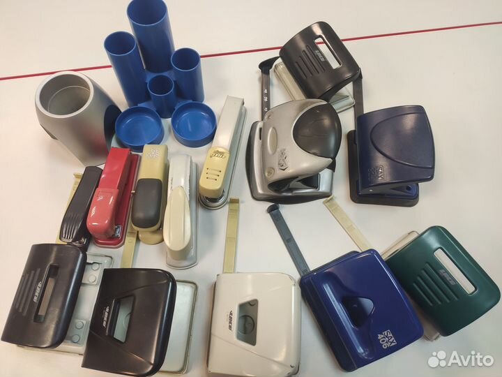 Степлер для бумаги, дырокол