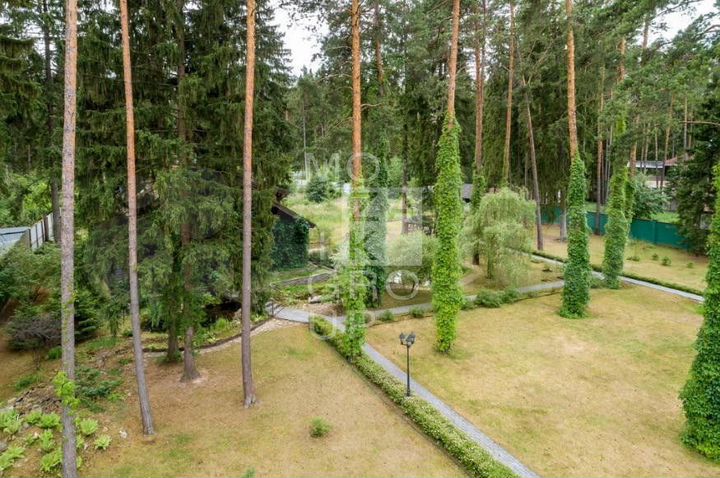 Коттедж 850 м² на участке 61 сот.