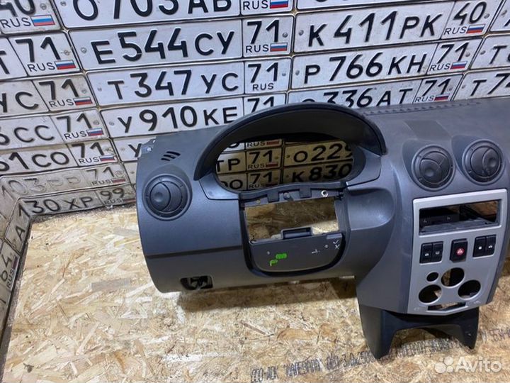 Торпедо Renault Logan 1.6 2008