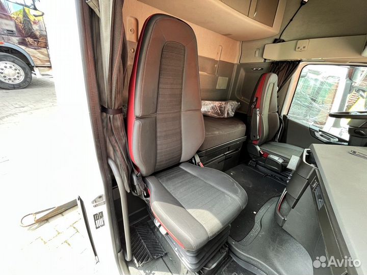 Сиденье переднее правое механическое Volvo FH